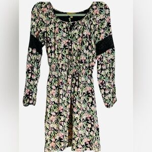 Vera Wang Princess floral  Dress Size S
Casual Whimsical Fairy Garden